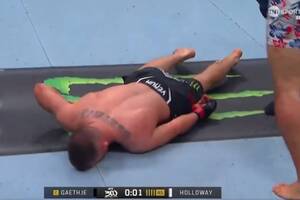 Brutalny nokaut podczas UFC 300! Piekielny cios na sekundę przed końcem [WIDEO]