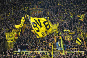 UEFA będzie wściekła. Mocna oprawa kibiców Borussii Dortmund [WIDEO]