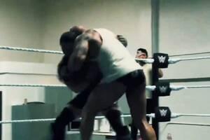 Znany aktor rozpoczął treningi MMA. Ujawniono powód