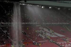 "Wodospad" na Old Trafford. Kompletna amatorka Manchesteru United [WIDEO]