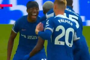 Chelsea wraca do Europy po golu z połowy boiska! Aż sześć goli w meczu Newcastle [WIDEO]