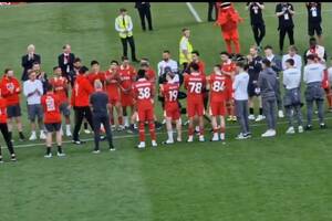 Gwiazda Liverpoolu nie uhonorowała Kloppa. Kontrowersyjne zachowanie [WIDEO]
