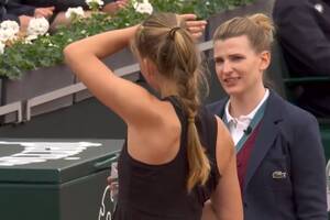 Polka przyłożyła Rosjance. Kuriozum na French Open [WIDEO]