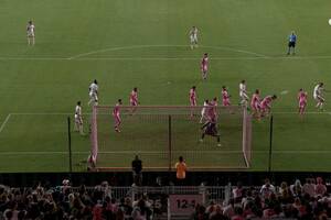 Samobój Suareza, gole Messiego i Alby! Szaleństwo w MLS [WIDEO]