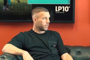 "My jesteśmy trochę głupi". Podolski wypalił o Polakach, poszło o Lewandowskiego [WIDEO]