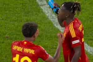 Rozbrajające zachowanie hiszpańskich gwiazd. Sceny po meczu na EURO 2024 [WIDEO]