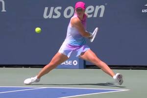 Niespodziewane problemy Świątek na US Open! Obroniła trzy piłki setowe i wygrała [WIDEO]