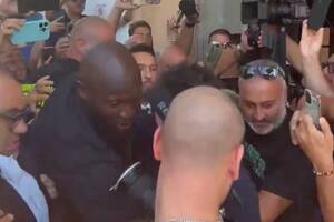 Szaleństwo w Neapolu! Kibice powitali Lukaku [WIDEO]