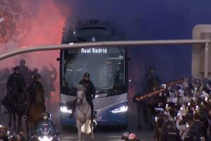 Co za atmosfera przed El Clasico! Tak przywitano Real Madryt [WIDEO]
