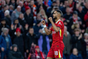 Liverpool nie zdołał pokonać Manchesteru United! Szalony hit na Anfield [RELACJA]