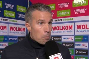 W Eredivisie grali 12 na 11! Van Persie nie wytrzymał [ZDJĘCIE]