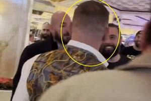 Szok! McGregor napluł kibicowi wroga prosto w twarz [WIDEO]