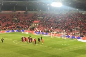 "Zmiana trenera! Grać, k***a mać". Kibice Widzewa nie wytrzymali po meczu z Pogonią [WIDEO]