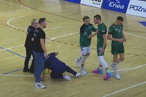 Pomylił parkiet z oktagonem. Polski siatkarz zaatakował sędziego [WIDEO]