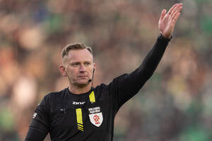 "Skandal!". Kupisz grzmi po decyzjach sędziego w meczu Legia - Jagiellonia [WIDEO]
