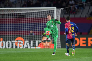 Legendarny bramkarz zabrał głos ws. Szczęsnego. Sam mógł trafić do Barcelony