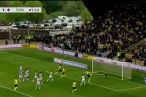 Gol Polaka w Anglii. Instynkt snajpera [WIDEO]