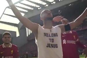 Zrobił cieszynkę "dla Jezusa", może mieć kłopoty. Wiadomo, co grozi gwiazdorowi Liverpoolu