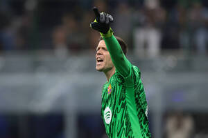 Szczęsny może odejść! FC Barcelona rusza po tego bramkarza!