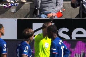 Głupota gracza Chelsea! Newcastle bliżej Ligi Mistrzów [WIDEO]