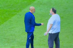 Sceny w Premier League! Właściciel klubu zbeształ trenera [WIDEO]