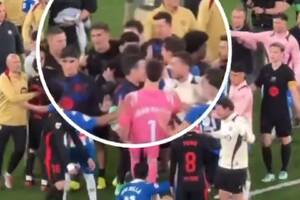Brawurowa akcja Lewandowskiego. Tak ostudził zapędy kolegi [WIDEO]