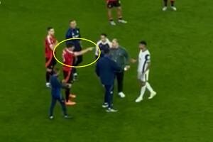 Maguire starł się z rywalem po finale LE. Zaczęto ich rozdzielać [WIDEO]