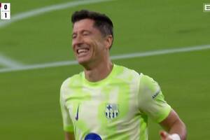 Triumf Barcelony na koniec sezonu. Lewandowski bohaterem [WIDEO]