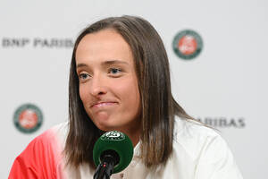Afera na Roland Garros. Świątek jedno, rywalki drugie
