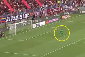 Ależ klops! Taki samobój w eliminacjach MŚ. Będą z tego memy [WIDEO]