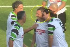 Totti pokazuje, jak zdobywać piękne bramki. Chapeau bas [WIDEO]