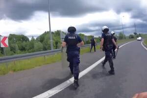 Policja udaremniła wielką bijatykę. Tuż po meczu polskiej ligi [WIDEO]