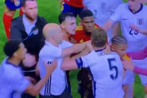 Zadyma na EURO U-21. Do akcji wkroczyła legenda [WIDEO]