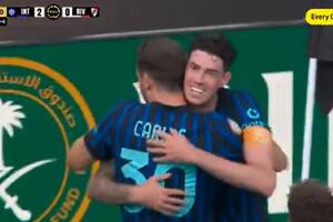 Inter gra dalej na KMŚ! Dwie czerwone kartki ułatwiły zadanie [WIDEO]