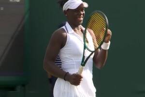 Nagle musiała zagrać i rozbiła Polkę. Nastolatka pokazała siłę na Wimbledonie [WIDEO]