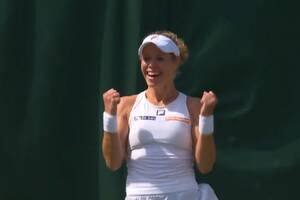 Kolejna faworytka pogoniona z Wimbledonu! Po meczu był taniec radości [WIDEO]